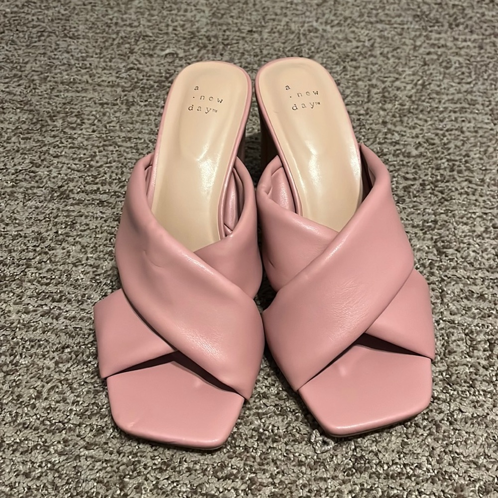 Like new! Comment with any questions!❤️